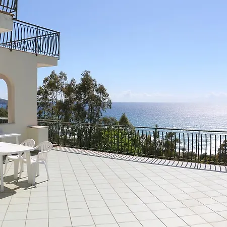 Augusta Villa